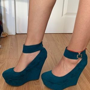Teal wedges